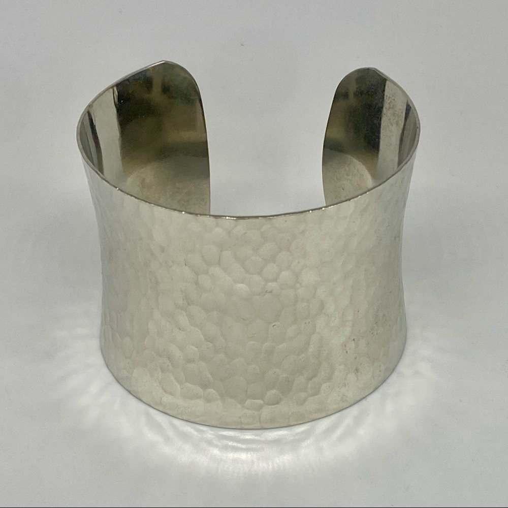 AV Max NYC silver cuff
